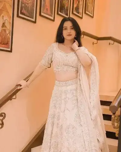 Escort Service In Bichhiya